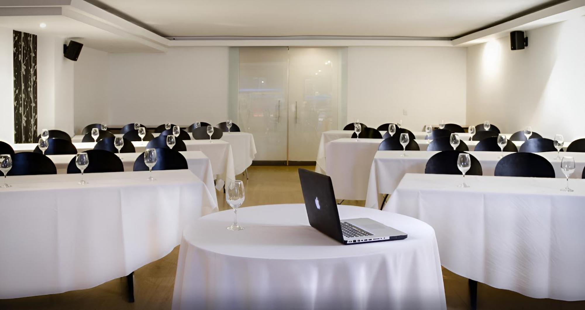 Hotel Silver Javeriana By Hospedium Bogota Exterior photo